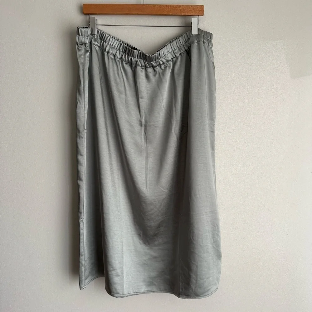 NWT Gap women’s pull on satin midi skirt Sage metallic size XXL - Picture 2 of 8